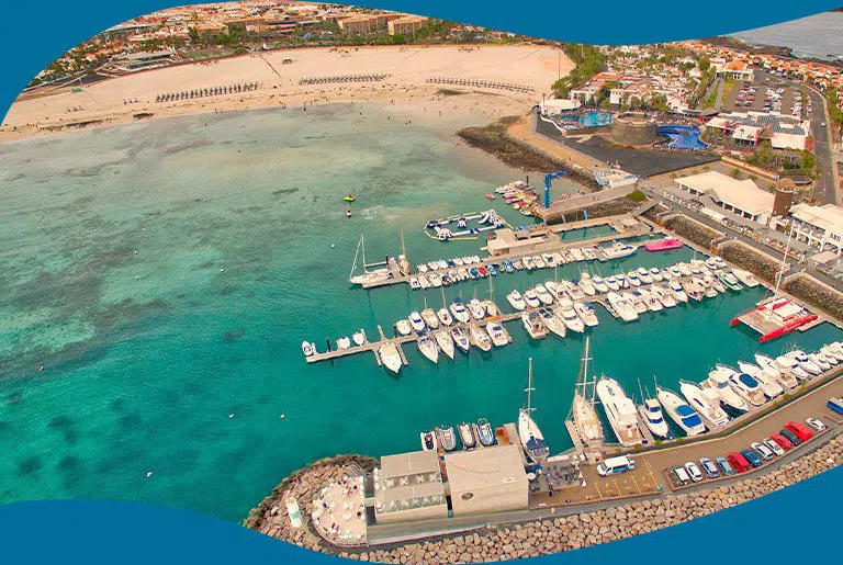 boats moored in the small marina at Puerto Castillo