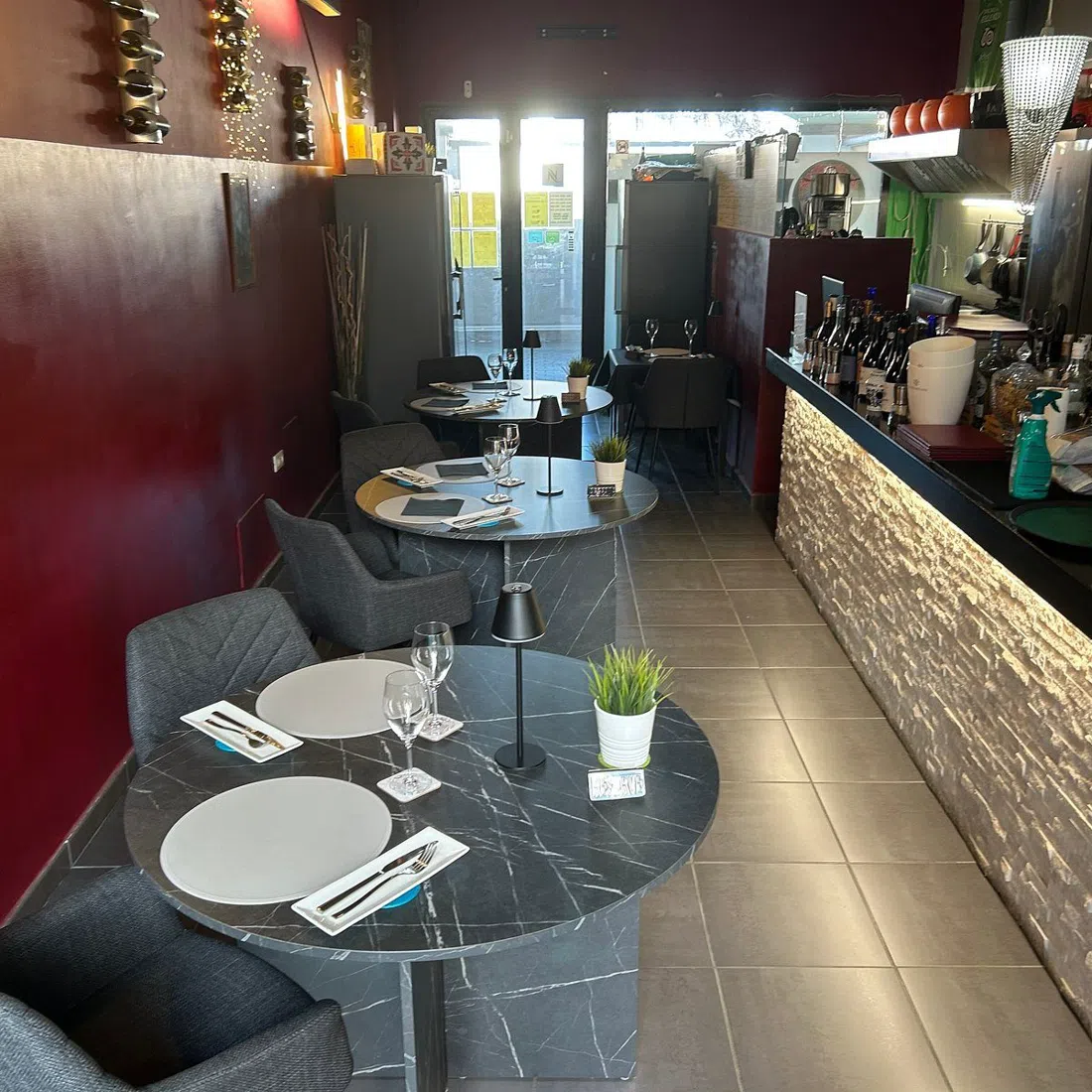 the small dining room of 3 Calici restaurant in Corralejo