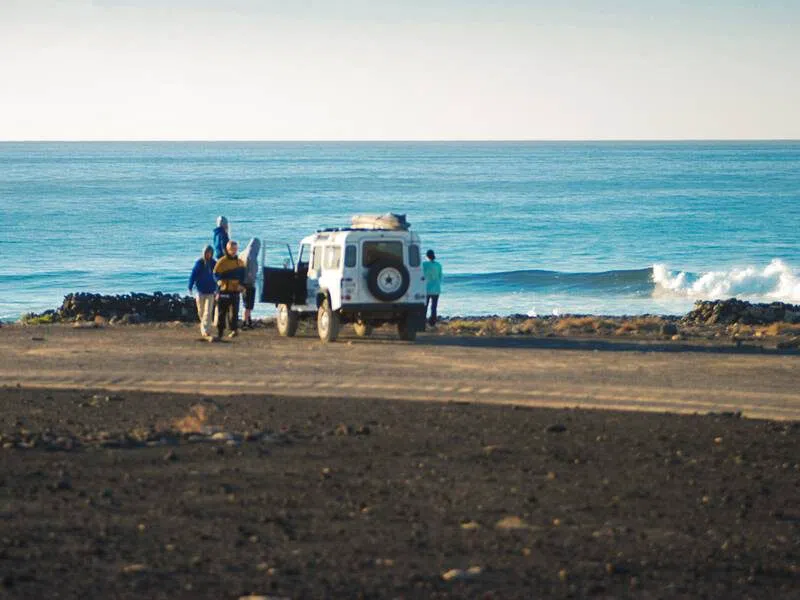 Otro Modo Surf School windsurfing lesson at Playa del Matorral, Morro Jable