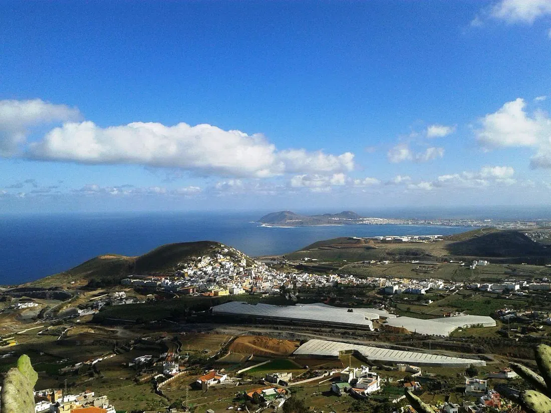 the summit viewpoint on Montaña de Arucas looking out across the coast