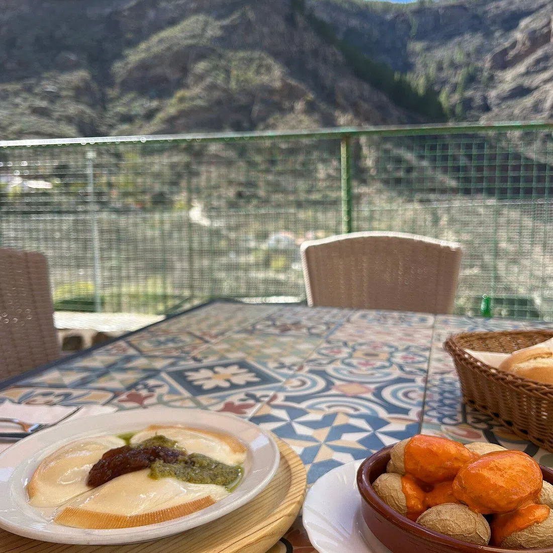Bar Restaurante Roque Nublo near the Roque Nublo trailhead in Tejeda