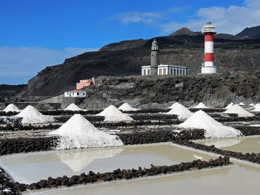 the salt pans of the Salinas de Fuencaliente with the lighthouse behind