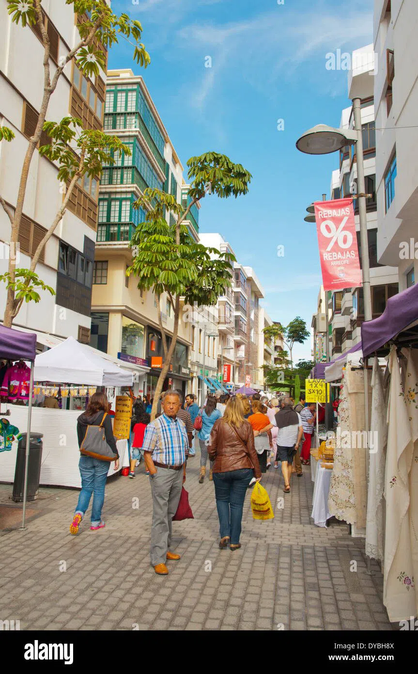 Calle León y Castillo, the pedestrian shopping street in central Arrecife