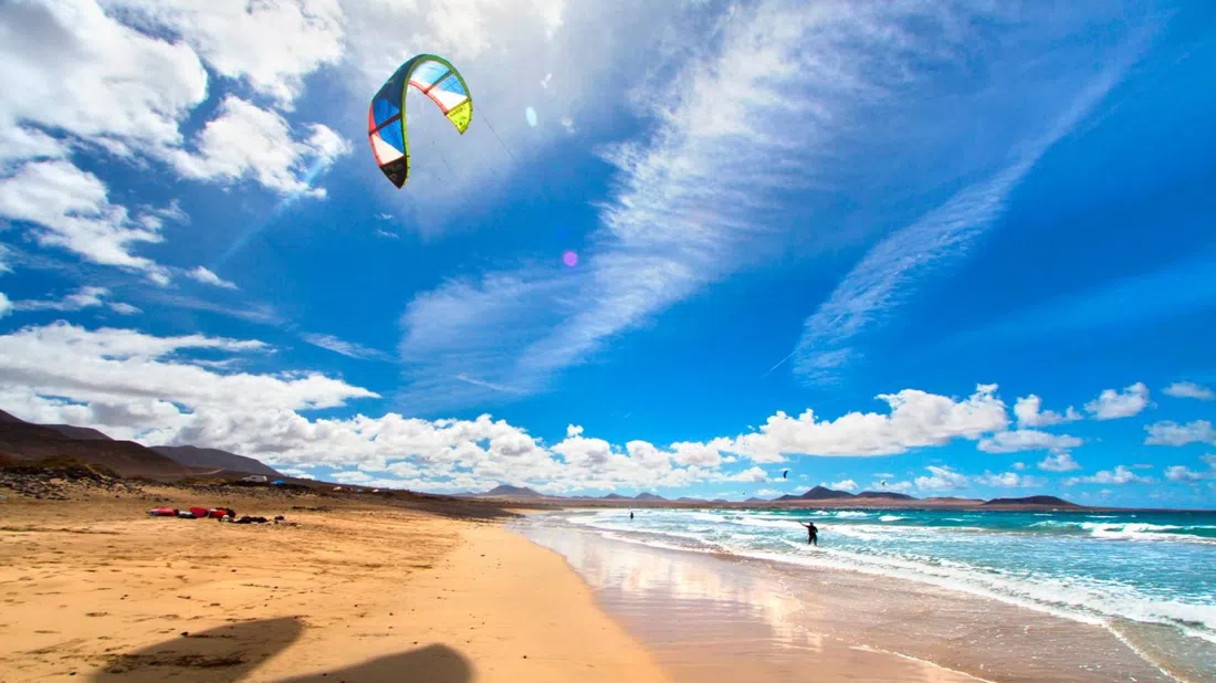 Lanzarotekite kitesurfing school on Famara beach