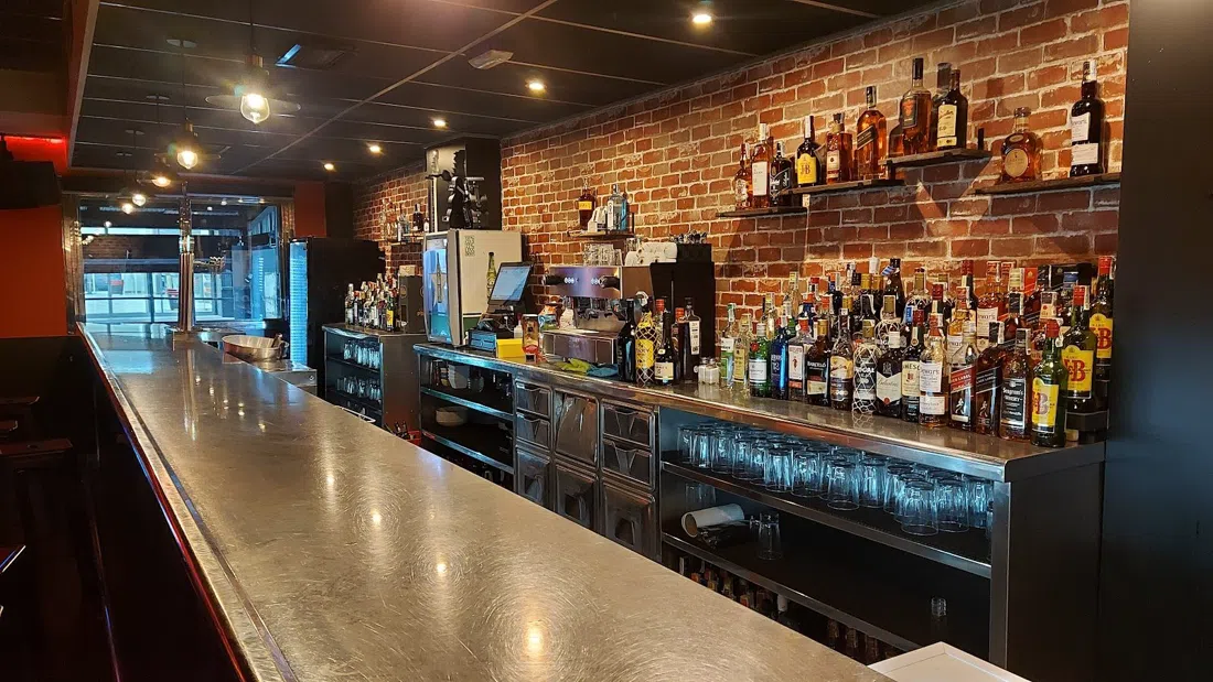 live music at The Blue Note jazz bar at Marina Rubicón, Playa Blanca