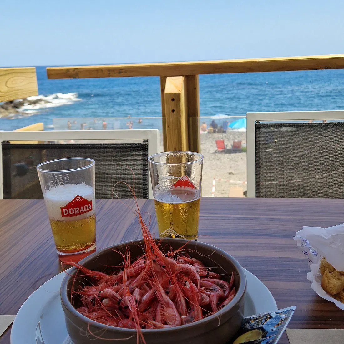 the sea-view deck at El Palafito Restaurante on Calle Gumersindo Rodríguez Sosa, Candelaria