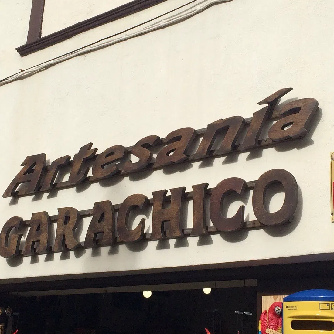 Artesanía Garachico craft shop near Plaza de la Libertad