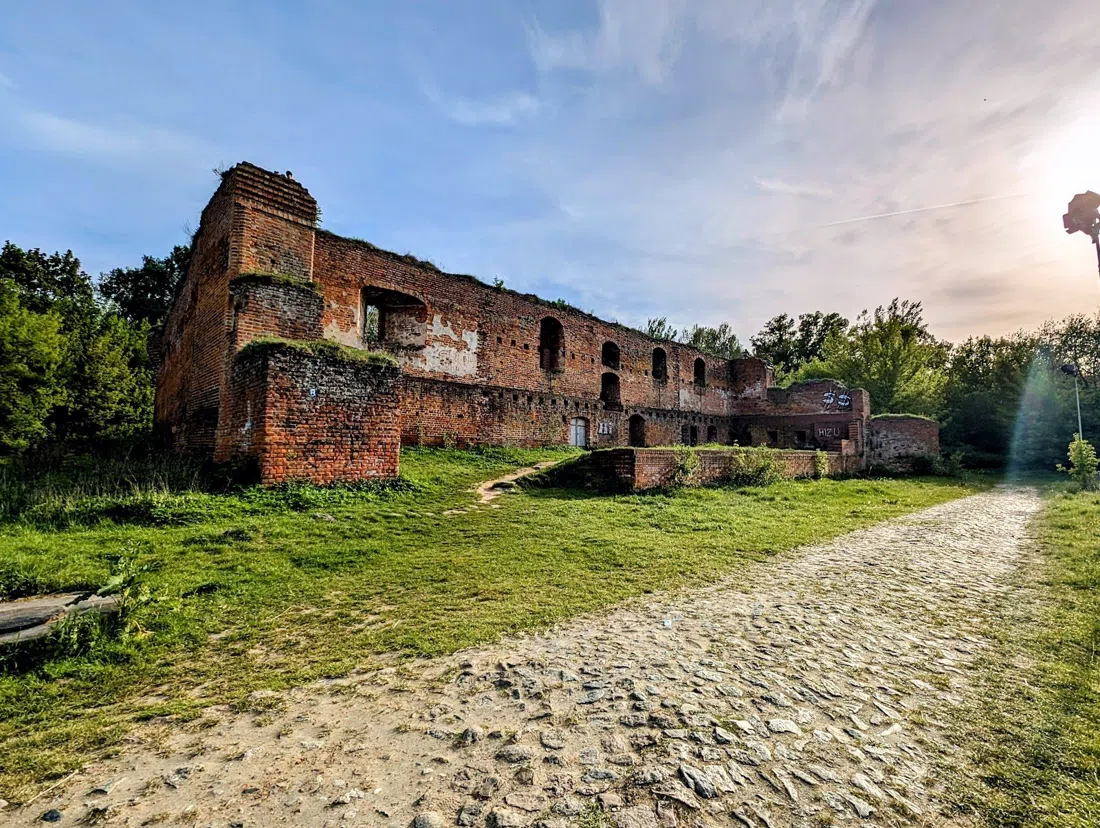 Zamek Dybów (Dybów Castle ruins), Torun