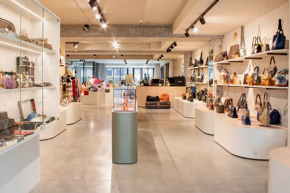 Labellov, Antwerp