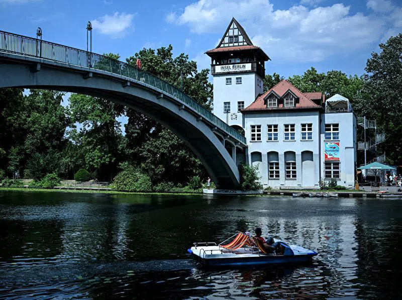 Insel der Jugend (Island of Youth) and the Abteibrücke, Berlin