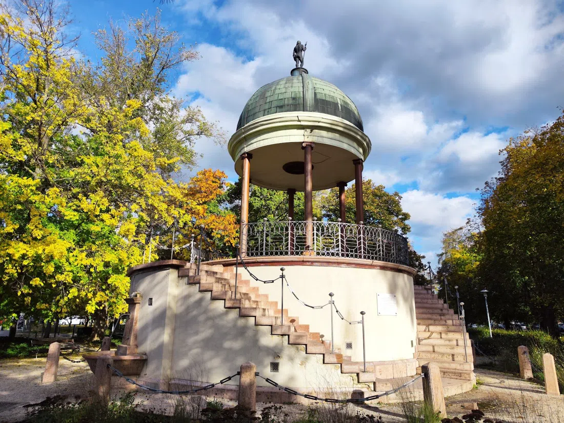 Bodor Well (Zenélő kút), Budapest