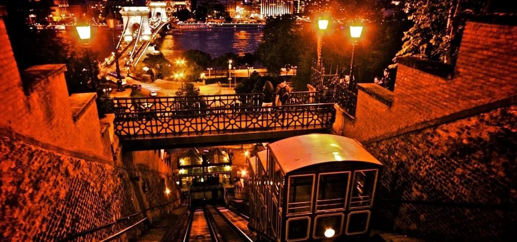 Budapest Castle Hill Funicular (Budavári Sikló), Budapest