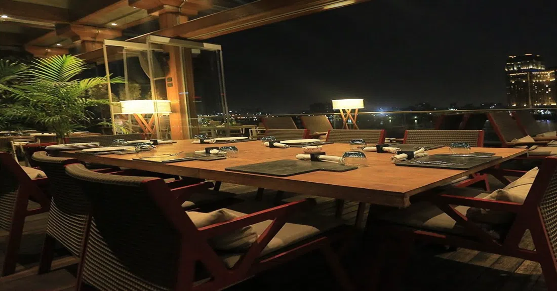 Crimson Bar & Grill, Cairo