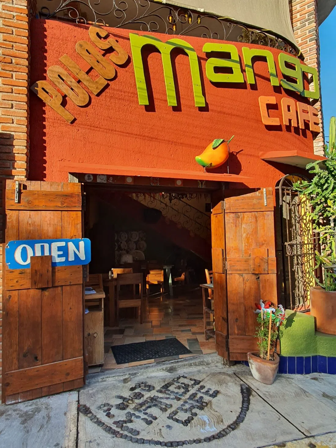 Polo's Mango Café, Cancun