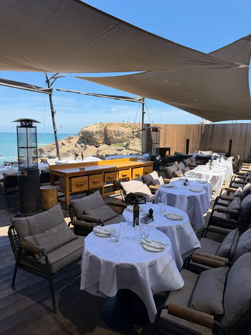 Le Cabestan, Casablanca