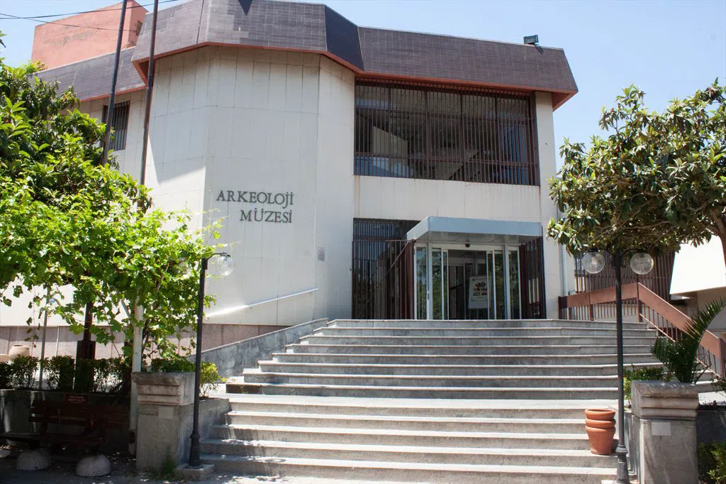 İzmir Archaeology Museum (İzmir Arkeoloji Müzesi), Izmir