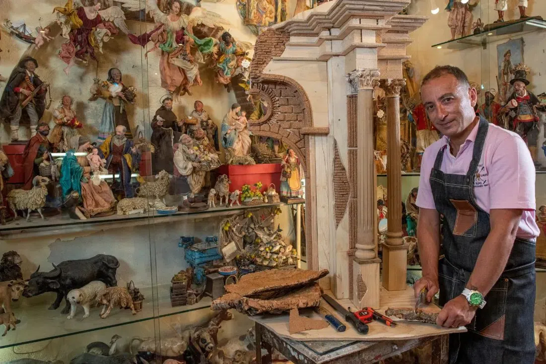 Via San Gregorio Armeno (Bottega Ferrigno), Naples