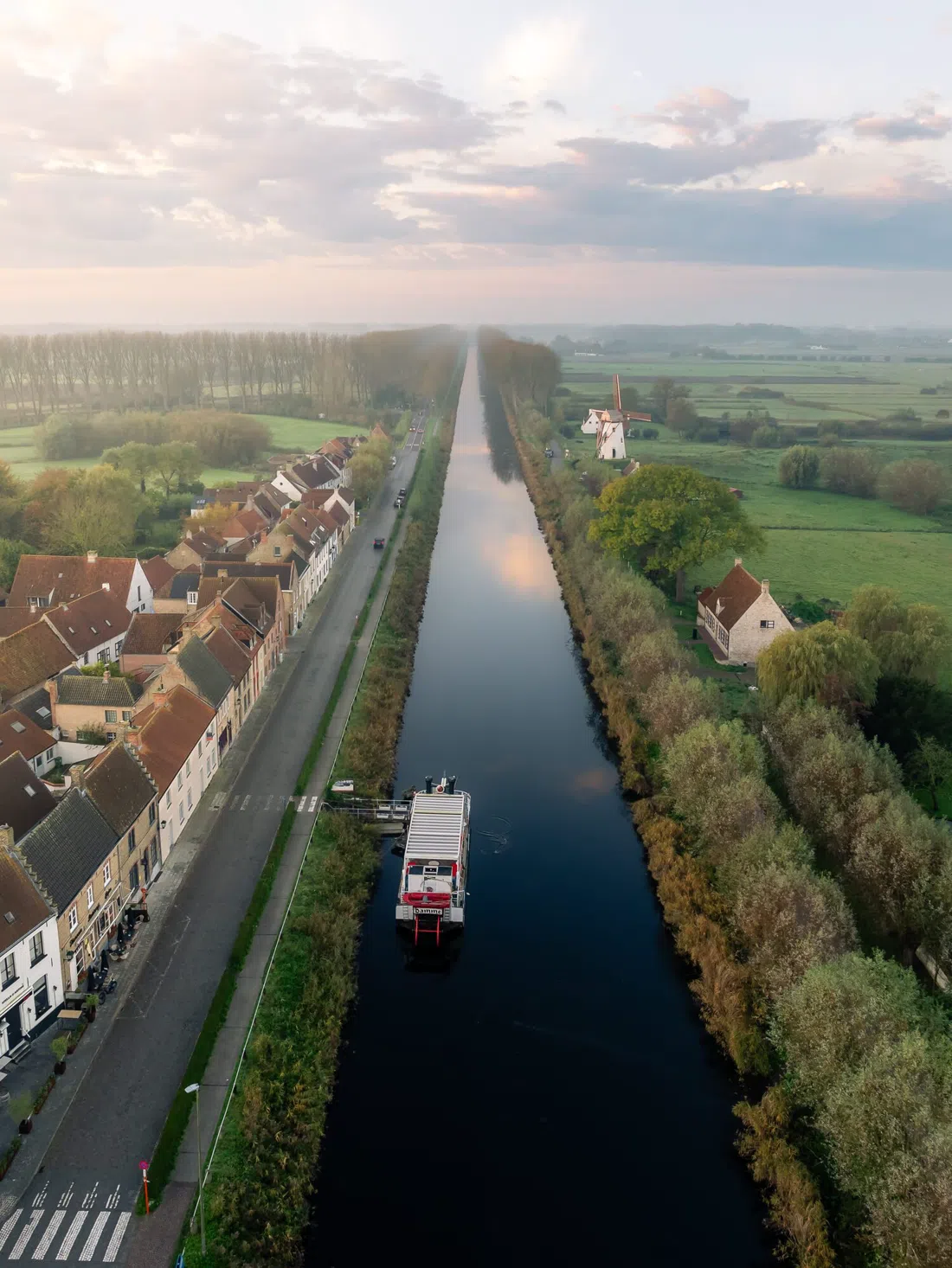 Damse Vaart towpath (Bruges–Damme canal ride), Bruges